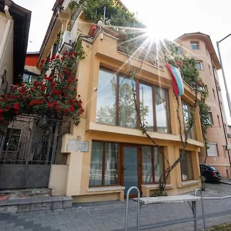 Cozy Studio With French Windows Plovdiv