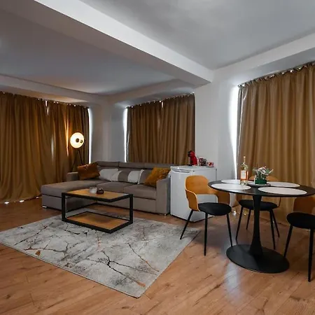 Cozy Studio With French Windows Plovdiv